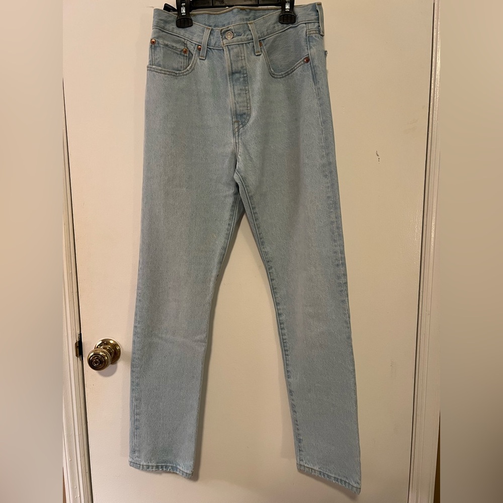 Light Wash Levi 501 Jeans